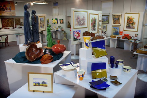 Inverell Art  Gallery - Holiday Sunshine Coast 1