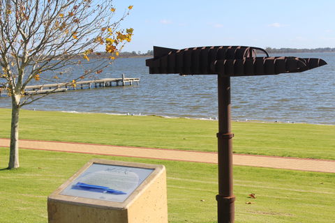 K7 Monument Barmera - Holiday Sunshine Coast 0