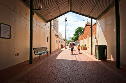 Kiesling Lane Heritage Walk - Sunshine Coast Tourism 0