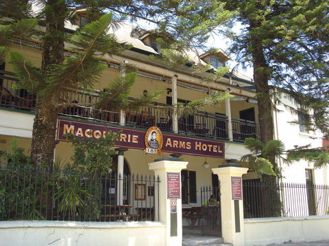 Macquarie Arms Hotel - Holiday Sunshine Coast 0