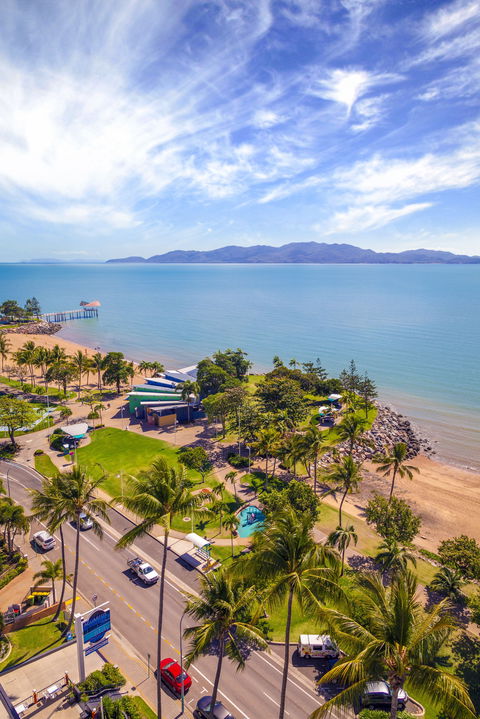 North Ward - Holiday Sunshine Coast 0