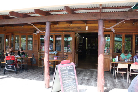 Oaklands Barn - Sunshine Coast Tourism 1