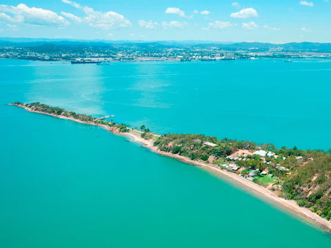 Quoin Island Retreat And Turtle Rehabilitation Centre - Sunshine Coast Tourism 1