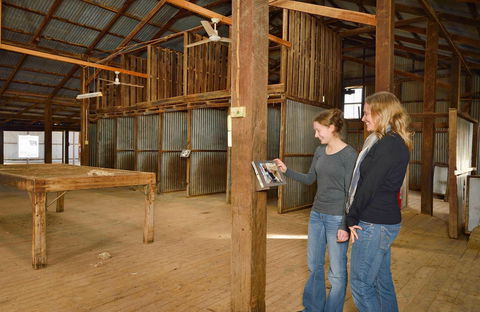 Yanga Woolshed - Holiday Sunshine Coast 0