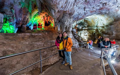 Jenolan Caves: Chifley Cave Tour - Sunshine Coast Tourism 5