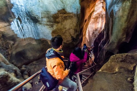 Jenolan Caves: Chifley Cave Tour - Sunshine Coast Tourism 1