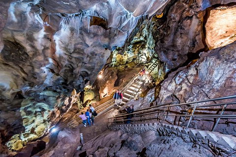 Jenolan Caves: Chifley Cave Tour - Sunshine Coast Tourism 3