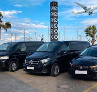 Sydney Airport SYD to Sydney hotel or address- Round-Trip Private Car Transfer - Sunshine Coast Tourism