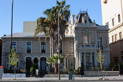 Adelaide Airport Transfers : Adelaide City To Airport ADL In Luxury Car - Sunshine Coast Tourism 4