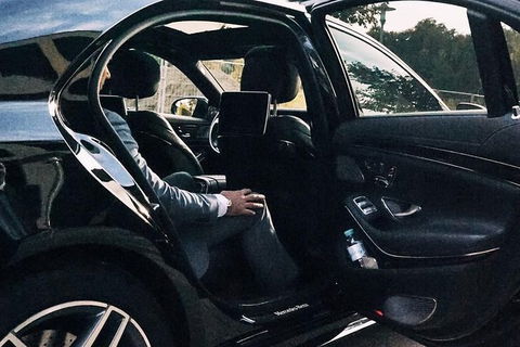 Departure Private Transfers: Adelaide To Adelaide Airport ADL In Business Car - Sunshine Coast Tourism 4