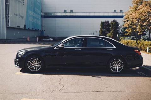 Departure Private Transfers: Adelaide To Adelaide Airport ADL In Business Car - Sunshine Coast Tourism 0