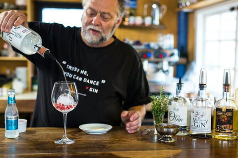 Heritage, Wine & Gin Tours - Sunshine Coast Tourism 2