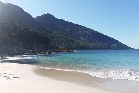 Wineglass Bay Beach Hike - Holiday Sunshine Coast 4