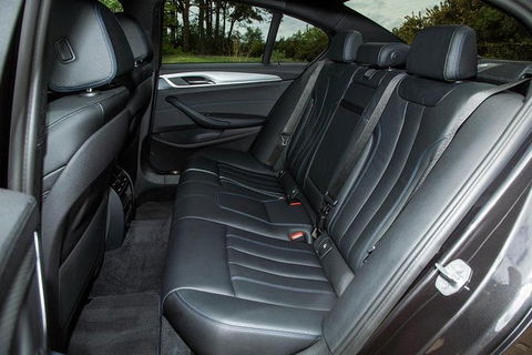 Arrival Private Transfer Melbourne Airport MEL To Melbourne City By Business Car - Sunshine Coast Tourism 3