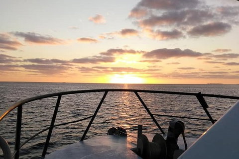 Sunset Geraldton Harbour Cruise - Holiday Sunshine Coast 0