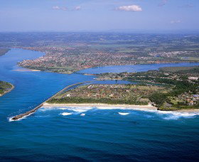 Missingham Bridge To North Wall - Holiday Sunshine Coast 0