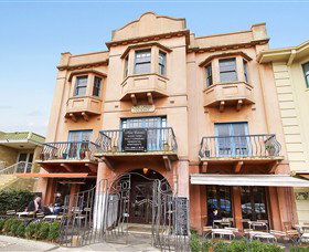 Dog's Bar Wine Bar, Restaurant & Arts Hub - Holiday Sunshine Coast 0