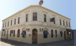 Clare Castle Hotel - Holiday Sunshine Coast 0