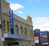 Crown Hotel Lilydale - Holiday Sunshine Coast