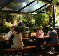 Dicks Hotel - Holiday Sunshine Coast