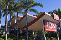 Fitzy's Hotel - Holiday Sunshine Coast 1