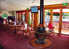 Aldgate Pump Hotel - Holiday Sunshine Coast 1