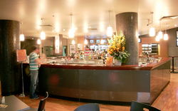 Ryans Paragon Hotel - Holiday Sunshine Coast 2
