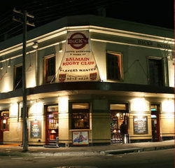 Dicks Hotel - Holiday Sunshine Coast 2