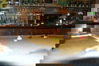 Kings Head Tavern - Holiday Sunshine Coast 3
