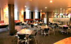 Ryans Paragon Hotel - Holiday Sunshine Coast 3