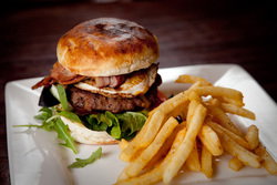 Cross Keys Hotel - Sunshine Coast Tourism 3