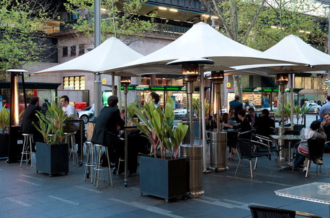 Ship Inn - Holiday Sunshine Coast 1