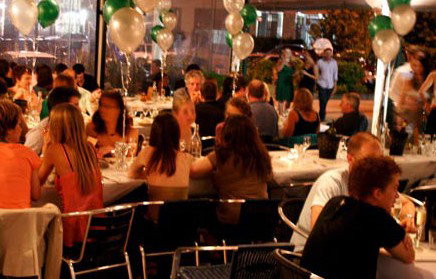 The Clarendon Hotel - Holiday Sunshine Coast 1