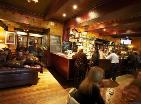 Provincial Hotel - Sunshine Coast Tourism 5