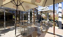 Golden Barley Hotel - Holiday Sunshine Coast 3