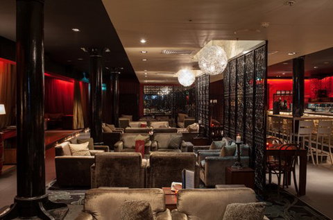 The Longroom - Holiday Sunshine Coast 3