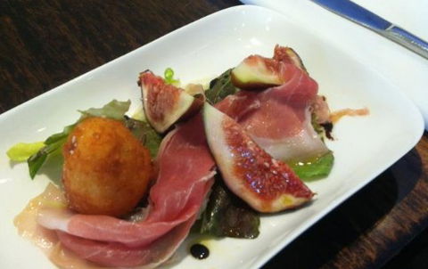 Galley Foods Restaurant - Holiday Sunshine Coast 3