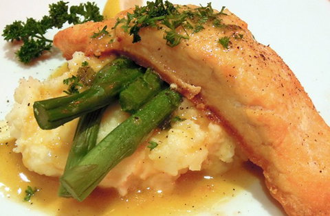 Max Seafood Restaurant - Holiday Sunshine Coast 4