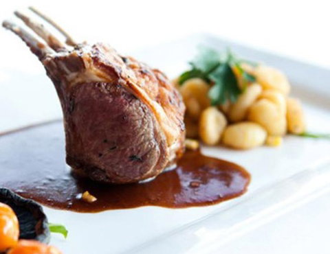 360 @ The Grand Hotel - Holiday Sunshine Coast 1