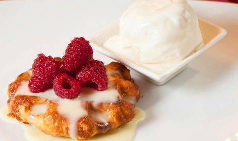 Coopers Colonial Motel & Rhys's Restaurant - Sunshine Coast Tourism 1