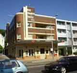 Arts Bar - Holiday Sunshine Coast
