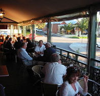 Paddy Maguire's Pub - Holiday Sunshine Coast