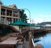 The Woodport Inn - Holiday Sunshine Coast