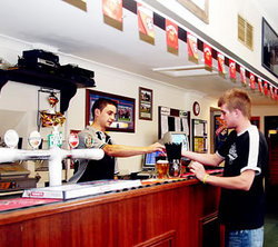 Knickerbocker Hotel - Sunshine Coast Tourism 0