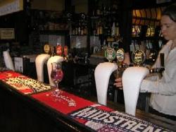 The Pine Inn - Holiday Sunshine Coast 1