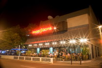 Monsoons Restaurant And Party Bar - Holiday Sunshine Coast 1