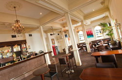 Melbourne Hotel Perth - Holiday Sunshine Coast 1