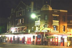 Captain Cook Hotel - Holiday Sunshine Coast 1