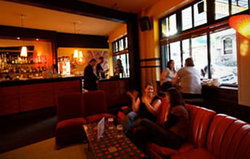 Darlo Bar - Holiday Sunshine Coast 3