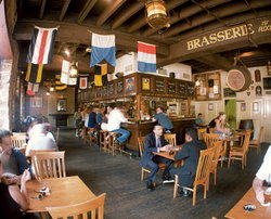 Lord Nelson Brewery Hotel - Holiday Sunshine Coast 3